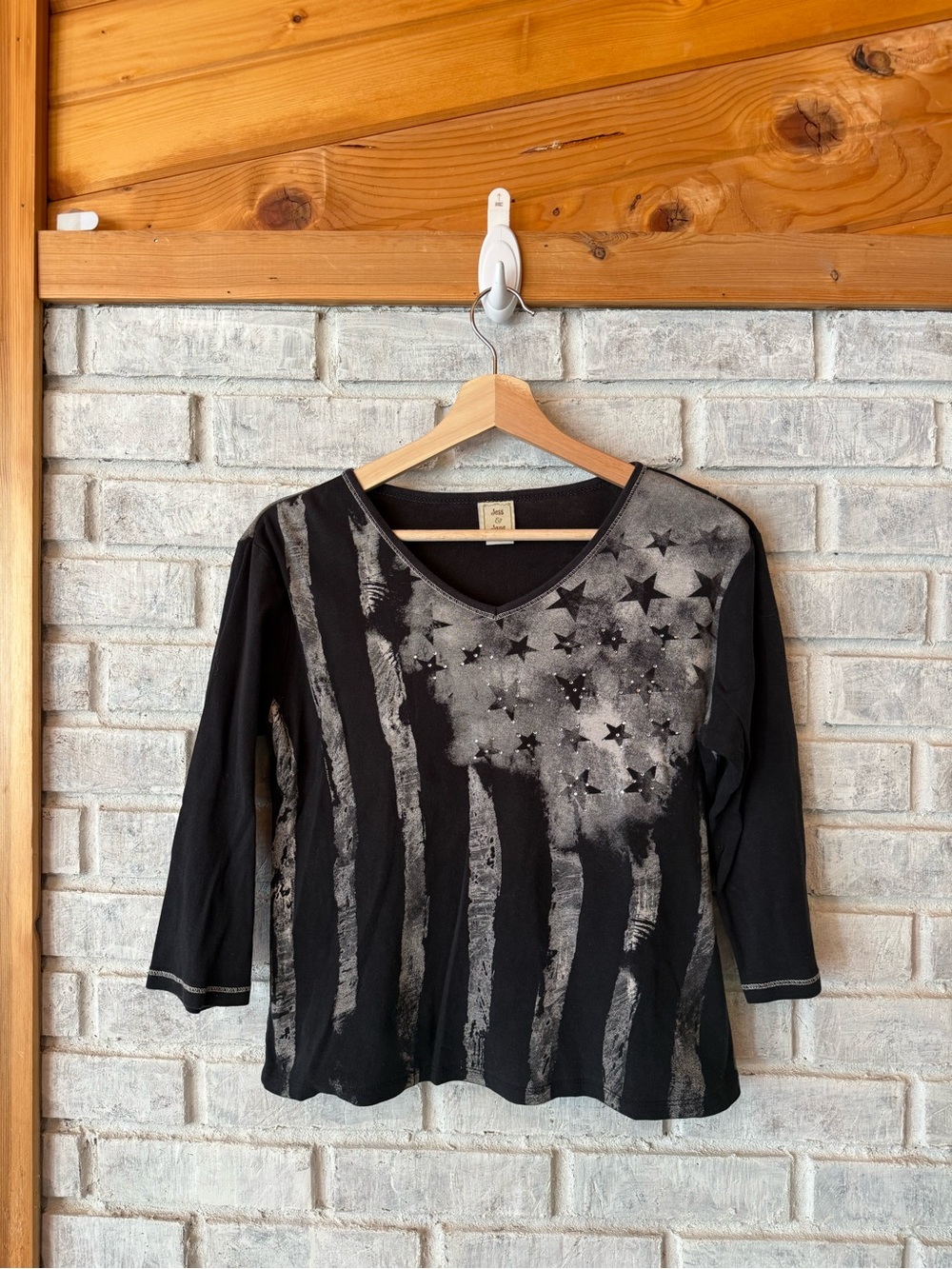 Women's Black Star-Print V-Neck Long Sleeve Tee #vintage